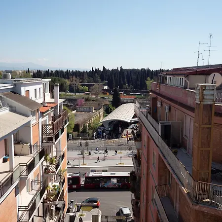 Tiburtina Rooftop Apartment *